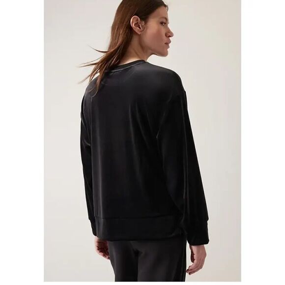 NWT New ATHLETA Retroplush Velvet Crewneck Sweatshirt Black Medium - Picture 2 of 9